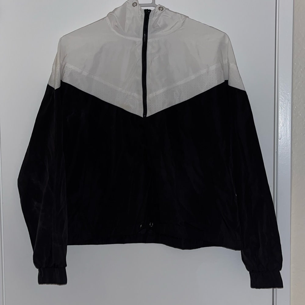 brand: forever 21    size: L     color: black&white